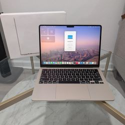 M2 Macbook Air, 16 GB, 256 SSD; Battery Heath 100%; Warranty until 2026