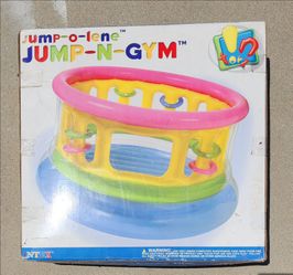 Trampoline inflatable