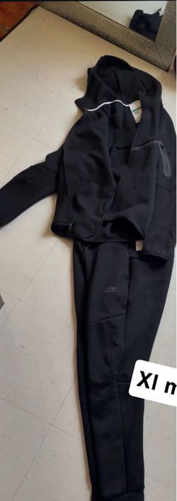 Brand new Nike men Tech