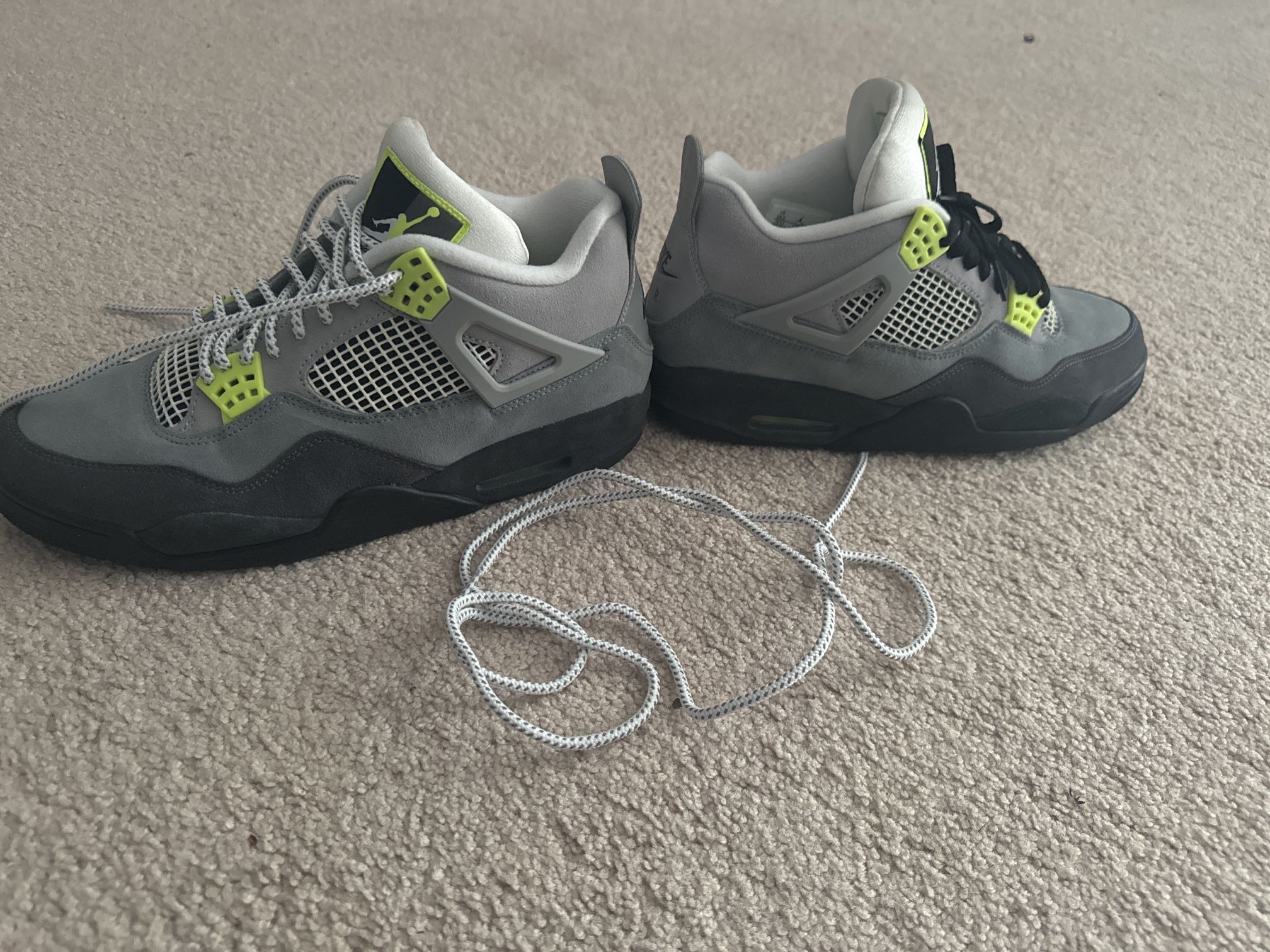 Jordan 4s Neon SE 95 size 10.5