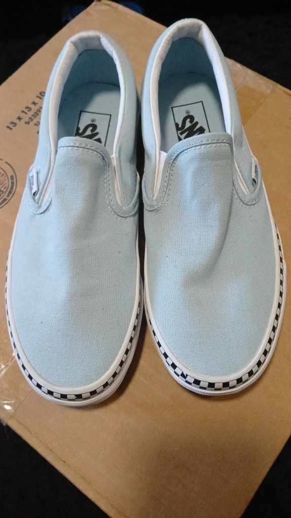 Brand New Vans Off The Walls Light Blue Slip-on Sneakers Size Five Youth 6.5 Women Brand New
