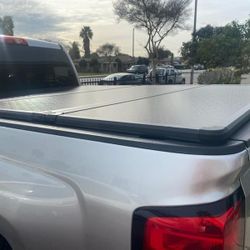 Chevy Silverado 6.5' Bed Cover Tri Fold 