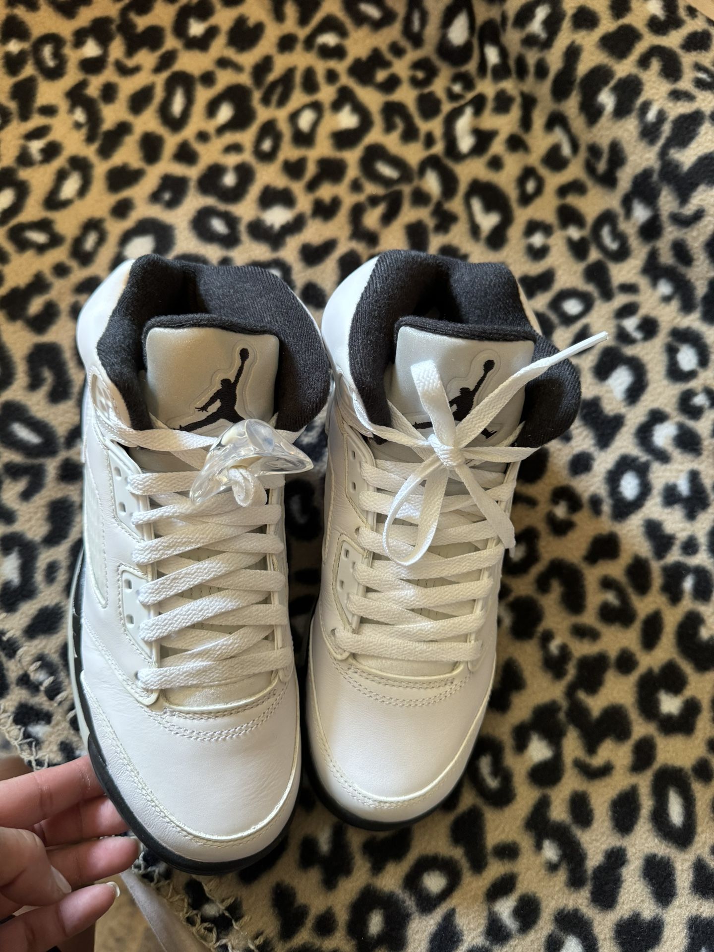 NEW Jordan Retro 5 Size 4.5 Youth