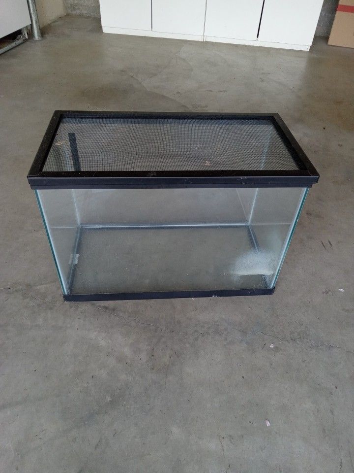  12"x 17" x 25" Terrarium