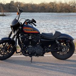 Harley Davidson Iron 1200 