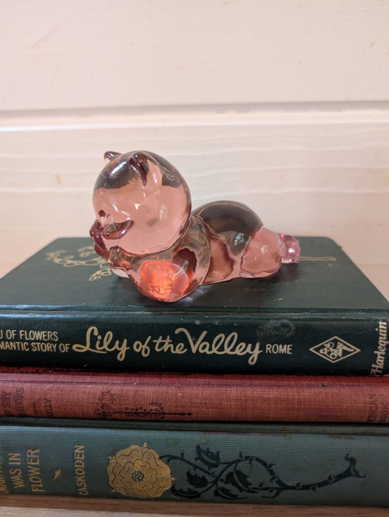 Vintage Fenton Pink Day Dreaming Bear