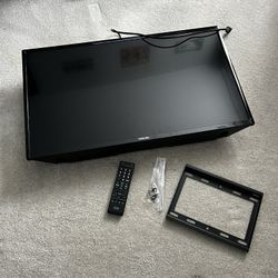 32in Toshiba Flat Screen TV with Mount Kit