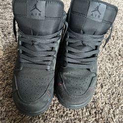 Jordan 1  Mids Size 8.5 Men’s