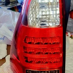 4 runner driver side taillight