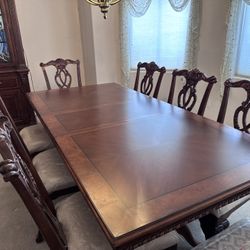 Dining Room Table 