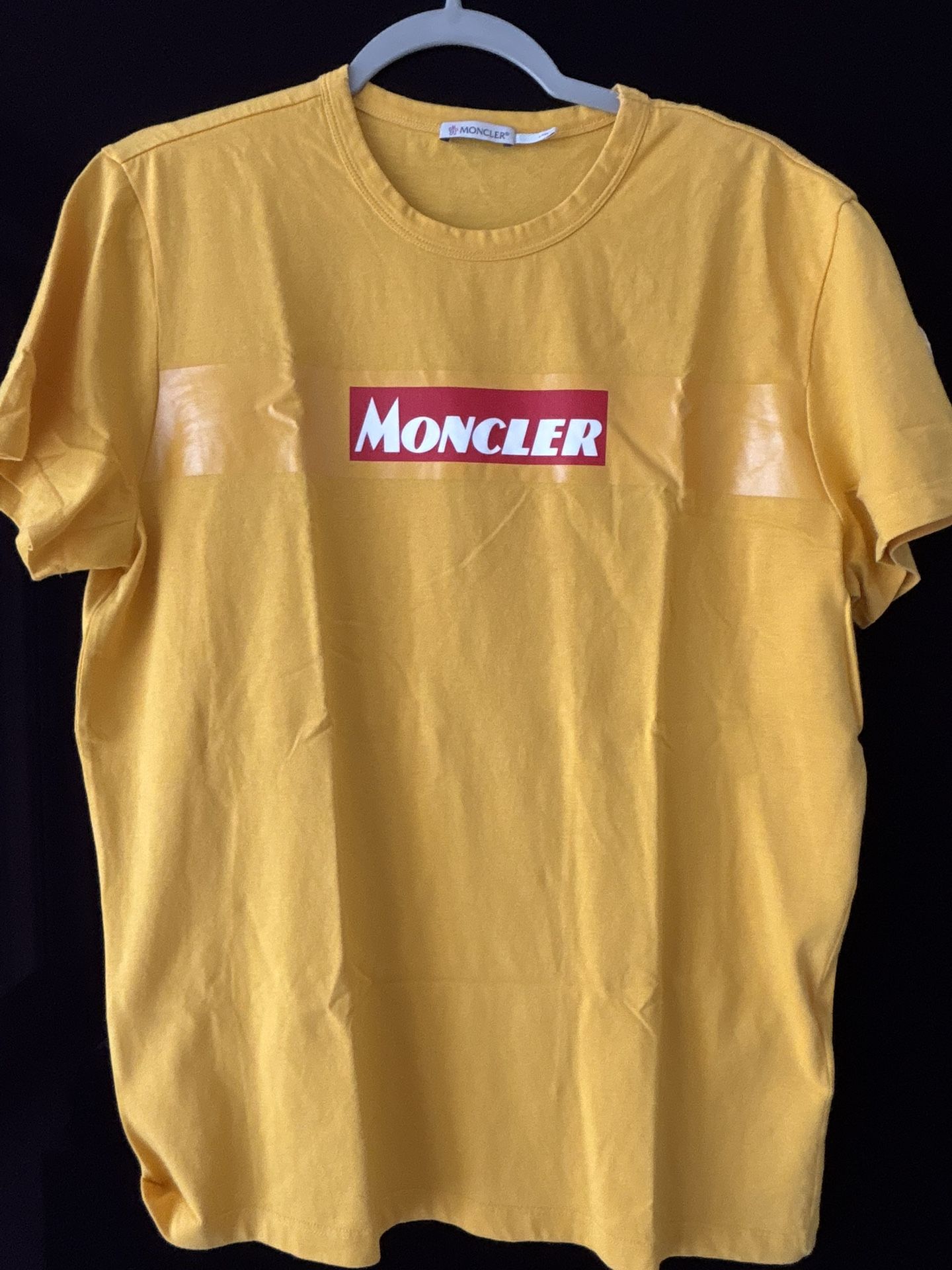 Moncler T Shirt Size L