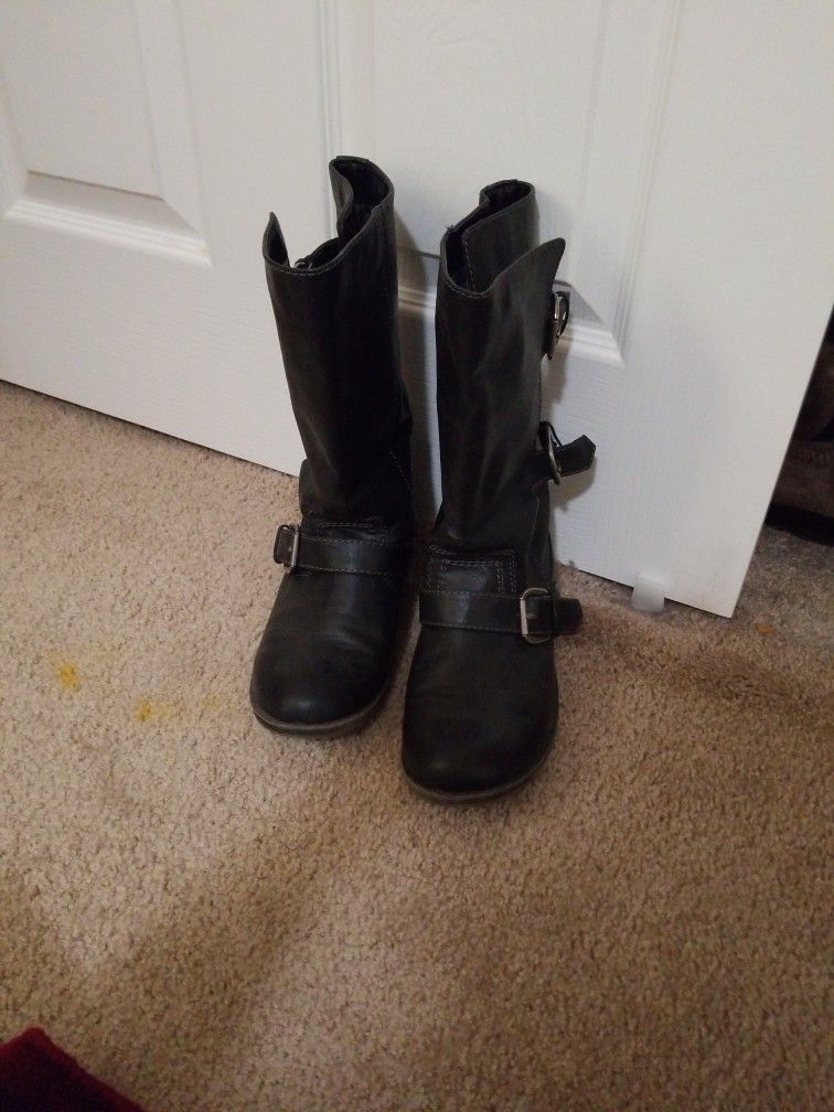 Size 7.5 Womens Boots Black