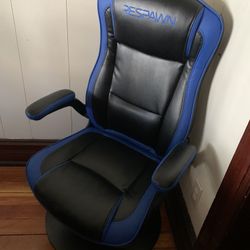 Respawn 800 Gaming Chair Floor 