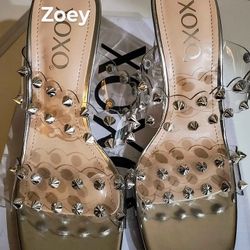 XOXO Casey Pumps