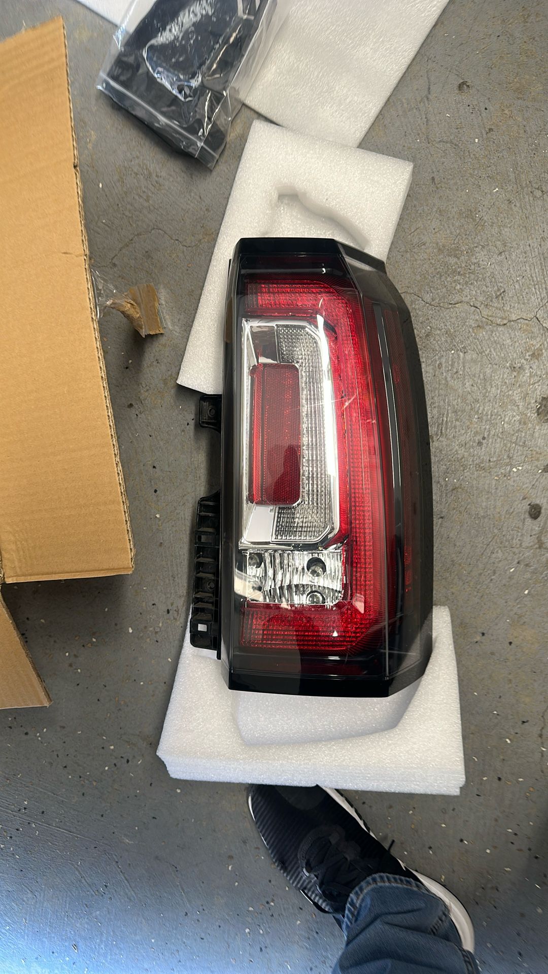 2016 Gmc Yukon - LED Taillight Assembly