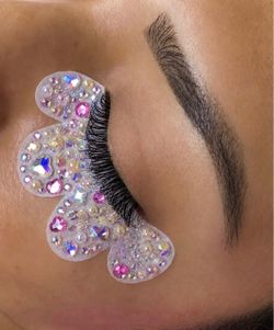 Eyelashes Extensions