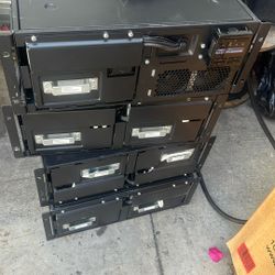 Apc UPS 