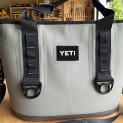 Yeti Cooler - Yeti Hopper 20