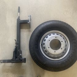 RV spare tire carrier hitch mounted w/ spare