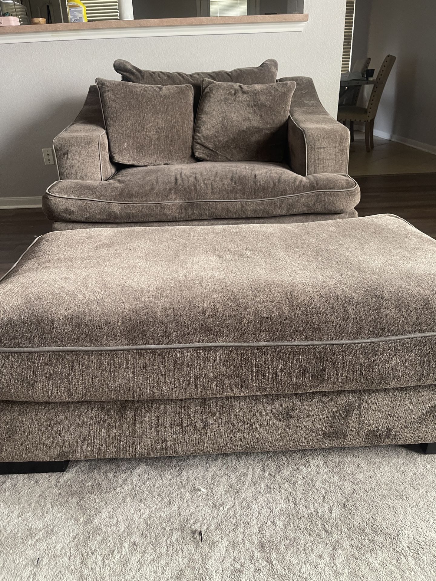 Oversize Couch And Chair With Ottoman