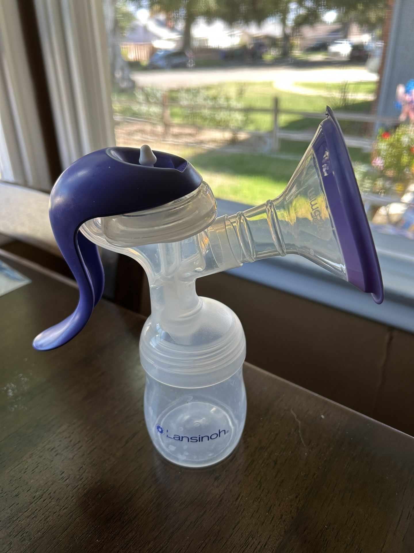 Lansinoh Manual Breast Pump