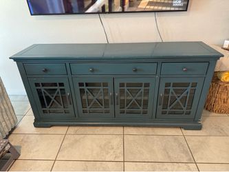 Tv Stand/ Entertainment Center