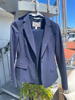 Woman’s banana republic suit