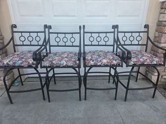 Set of 4 Wrought Iron Patio Bar Chairs