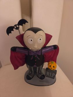 VAMPIRE FIGURINE