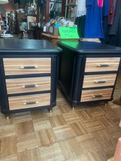 Mid century modern pair of nightstands excellent condition 22 by 26 by 27