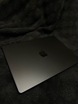 Apple MacBook Pro 14” Laptop Space Gray