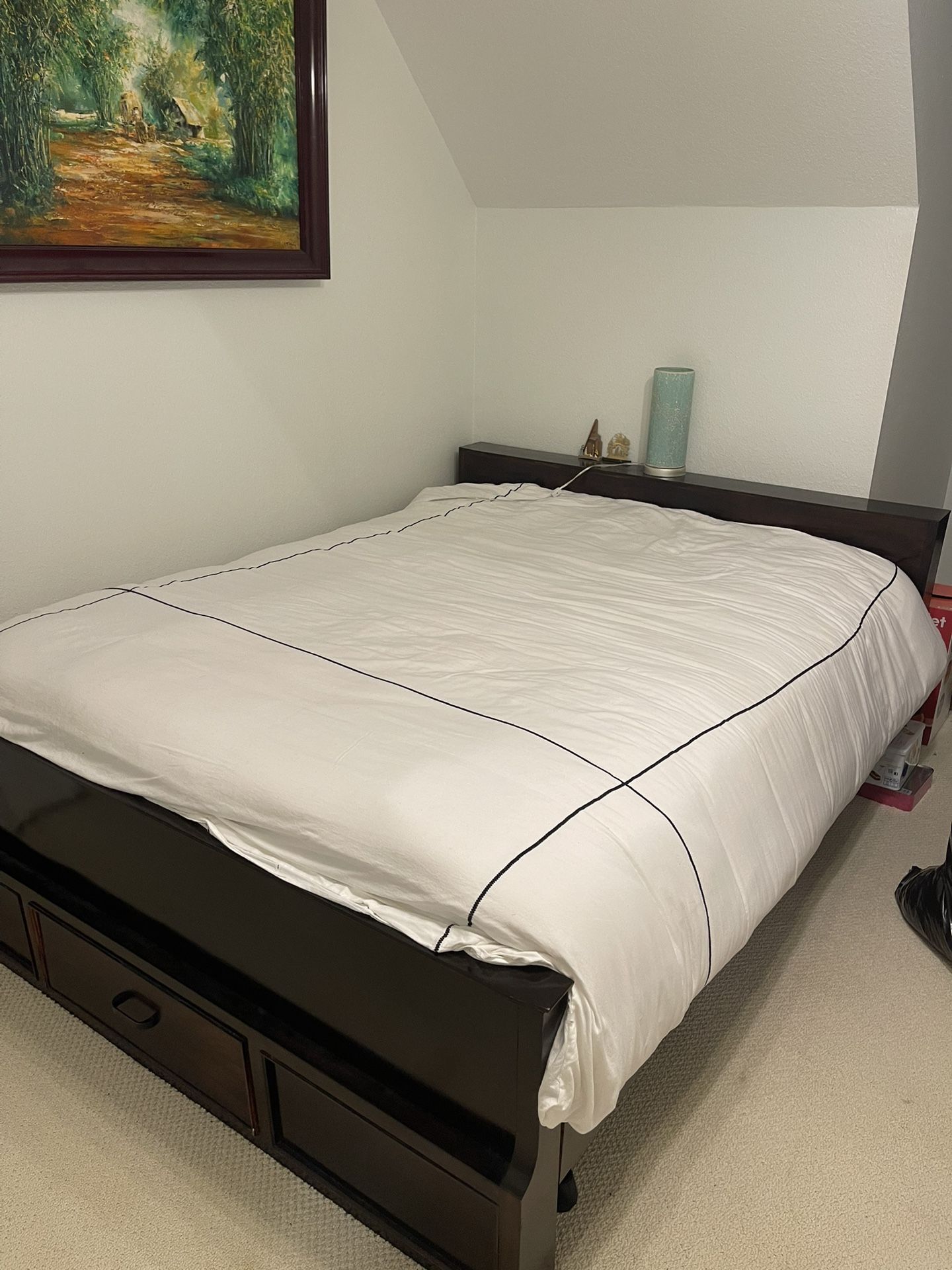 Queen Size Bed With Mattress