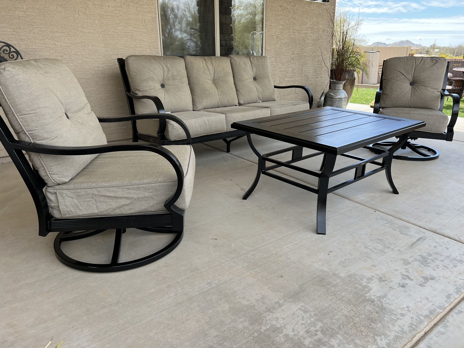 Patio Set for Sale in Buckeye, AZ OfferUp