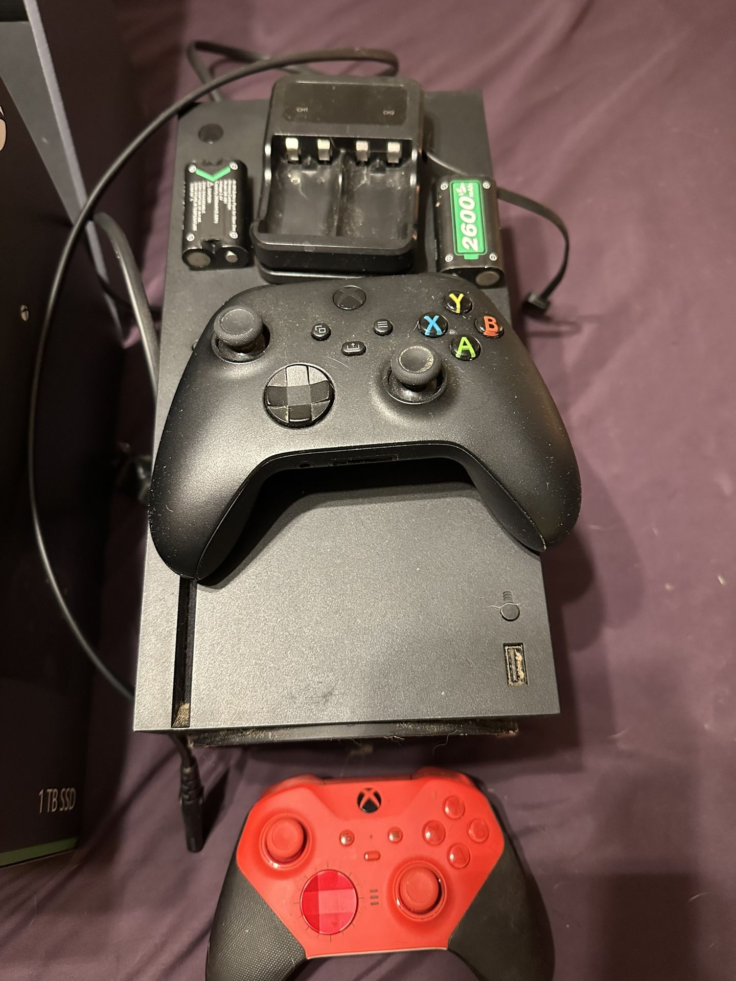 Xbox Series X - 1TB - 2 Controllers Including Microsoft Pro Controller 