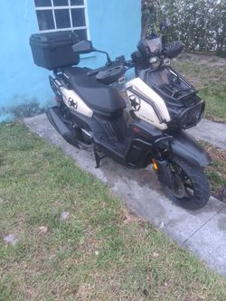Vendo Italica RX Combat Tank , 200 cc.