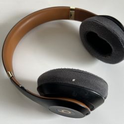 Beats Studio 3 Wireless for Parts / Repair gold black