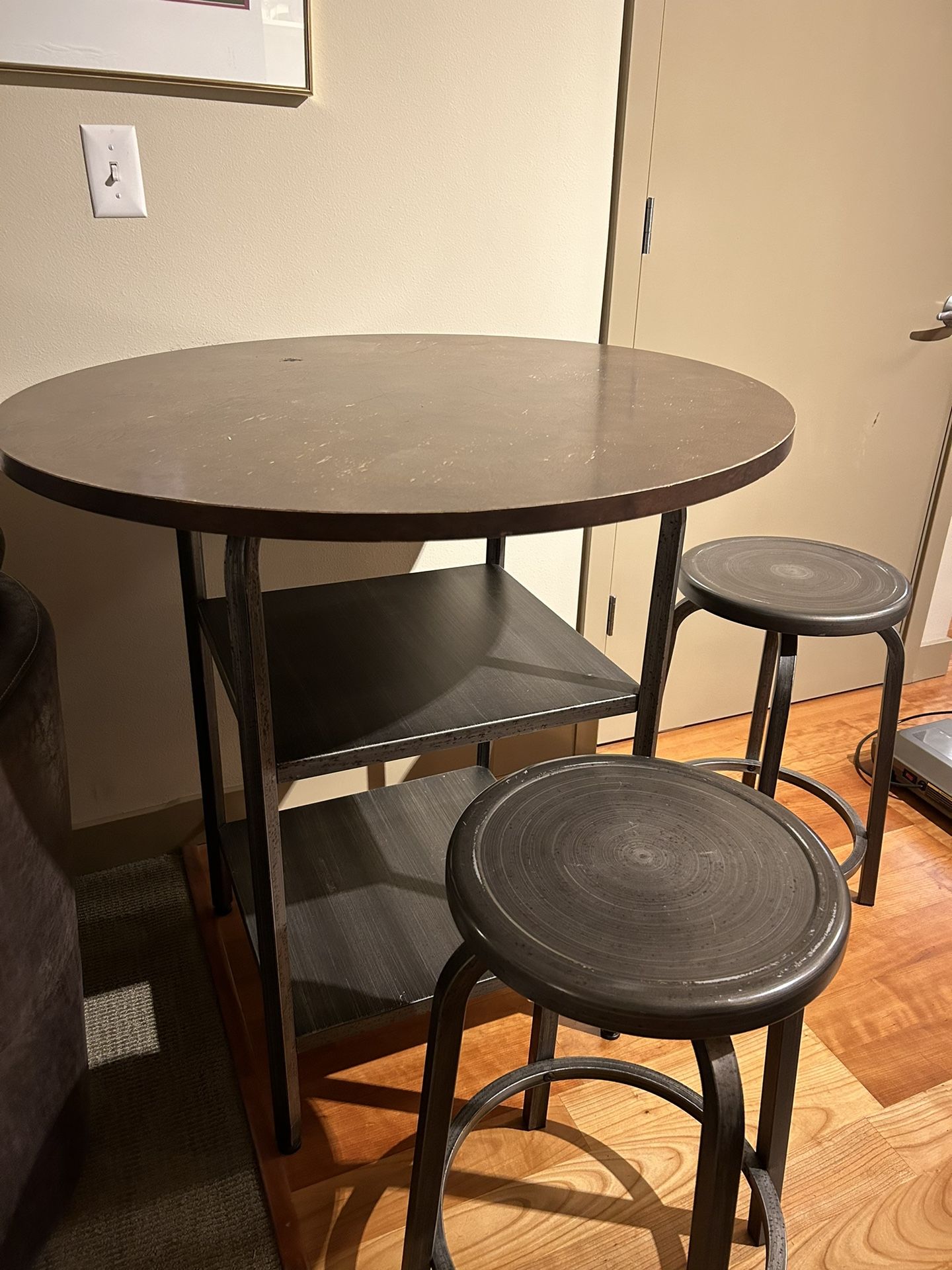 Round Bar Like Kitchen Industrial Table