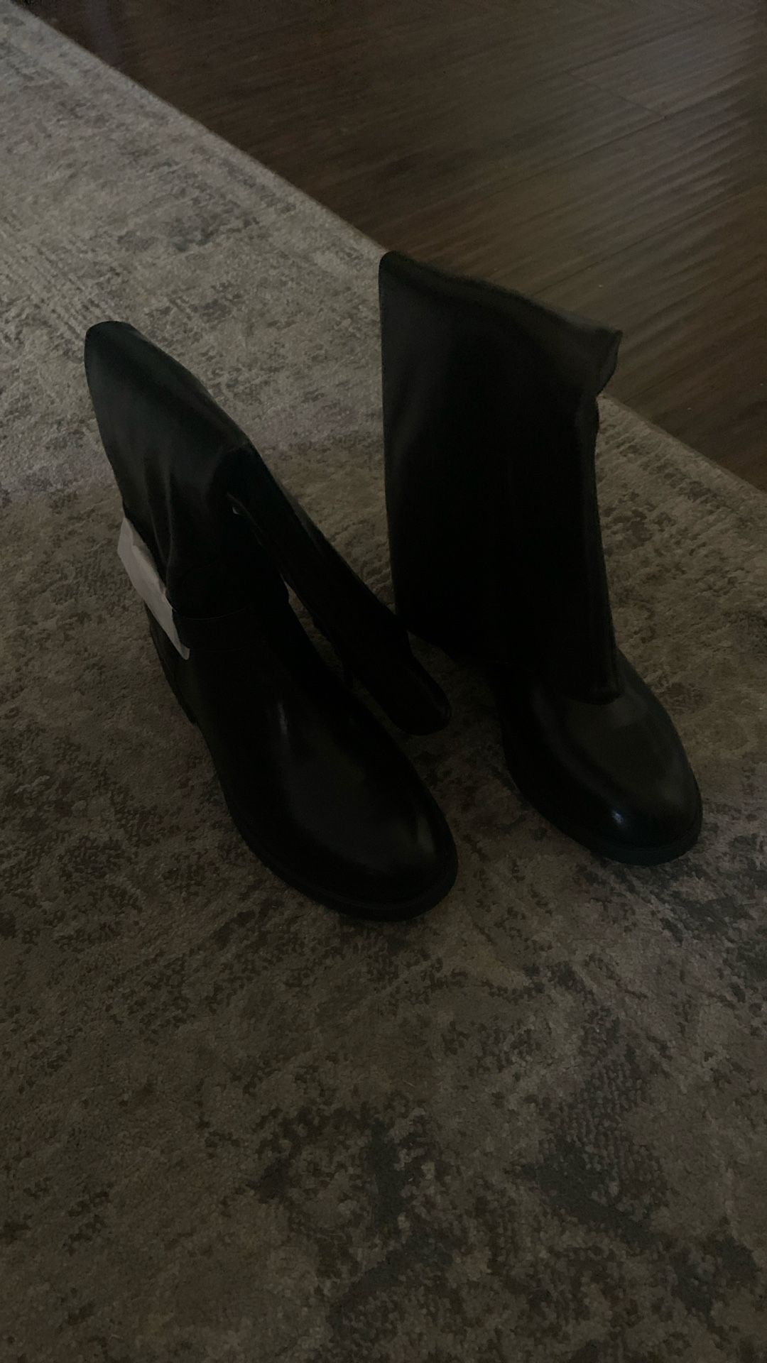 Women’s Knee-high boots Size 9