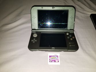Nintendo 3DS XL With Charger and Pokemon Ultra Moon