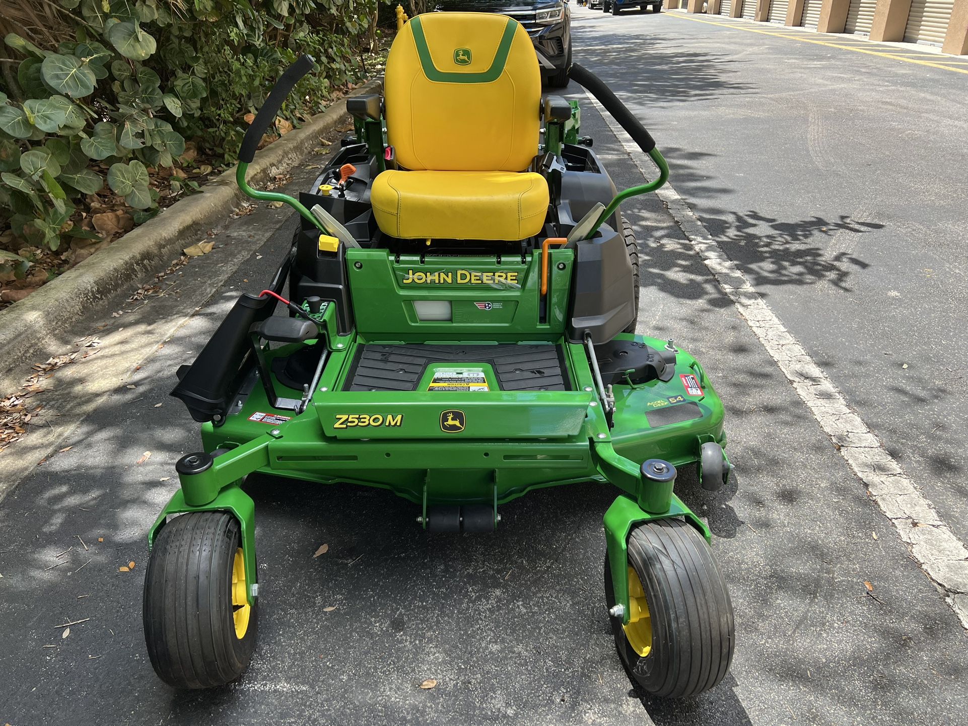 BRAND NEW ๐ฅ John Deere Z530M Z-Trak 54" 24-HP V-Twin Gas Zero Turn Lawn Mower