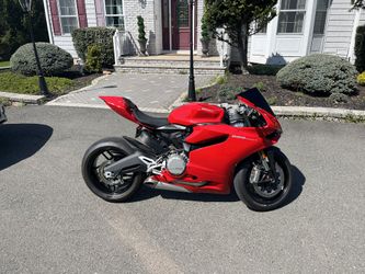 2015 Ducati 899