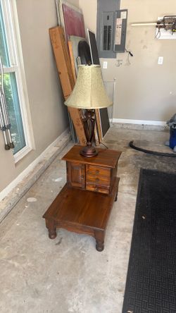 Small  Stained Wood End / Nightstand & Med Size Lamp