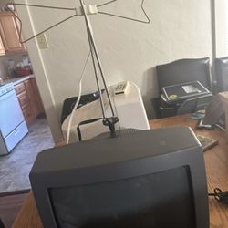 Working Sanyo DS13390 Vintage 13” Color CRT Television Retro Gaming TV No Remote