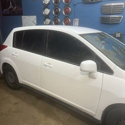 2011 Nissan Versa 3000 Or Best Offer