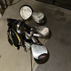 Full set of golf clubs & Bag, perfect for any beginner or intermediate player