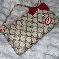 Gucci GG Supreme Embroidered Face Chain Wrist Wallet