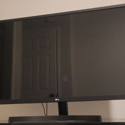 32" LG LED Monitor W/ Stand