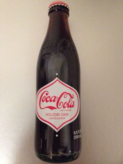 Coca-Cola bottle 2008 Holiday Limited Edition 8.5 FL OZ/250 ml