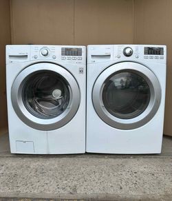 LG Washer And dryer laundry set