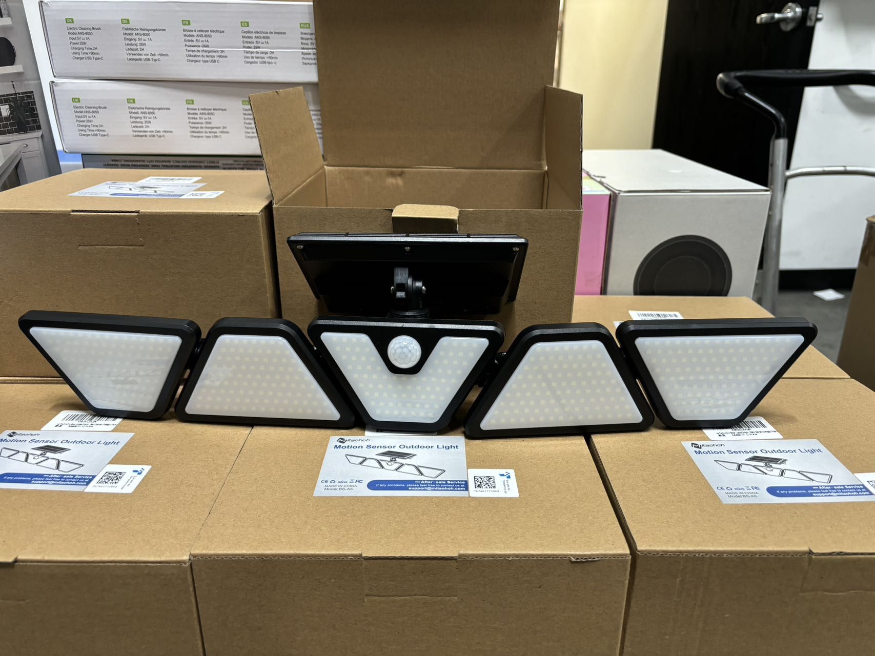 MITAOHOH Solar Lights Outdoor Waterproof, Wireles Motion Sensor Outdoor Lights Solar Motion Sensor Light Outdoor Security Solar Lights for Outside Fro